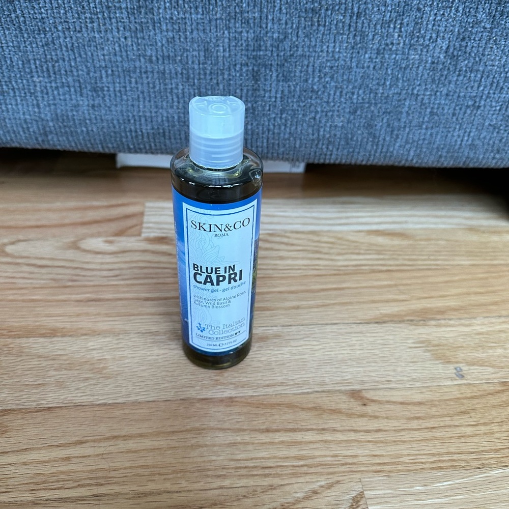 Skin & Co Roma Blue in Capri shower gel